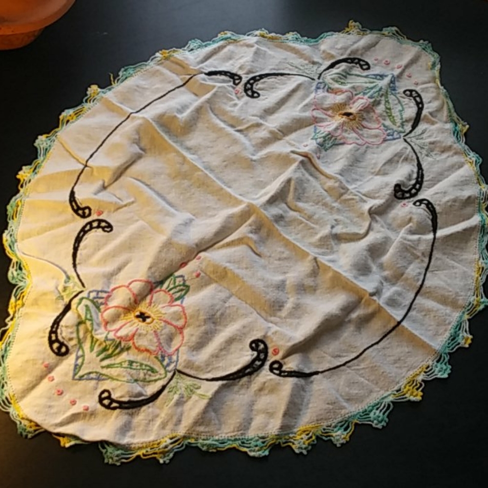 VNTG Needlepoint Linnen Beautiful!!